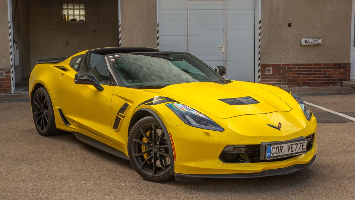 Poslední klasická Corvette, to byl model C7. Vyzkoušeli jsme model Grand Sport a řekneme vám, proč je fantastický